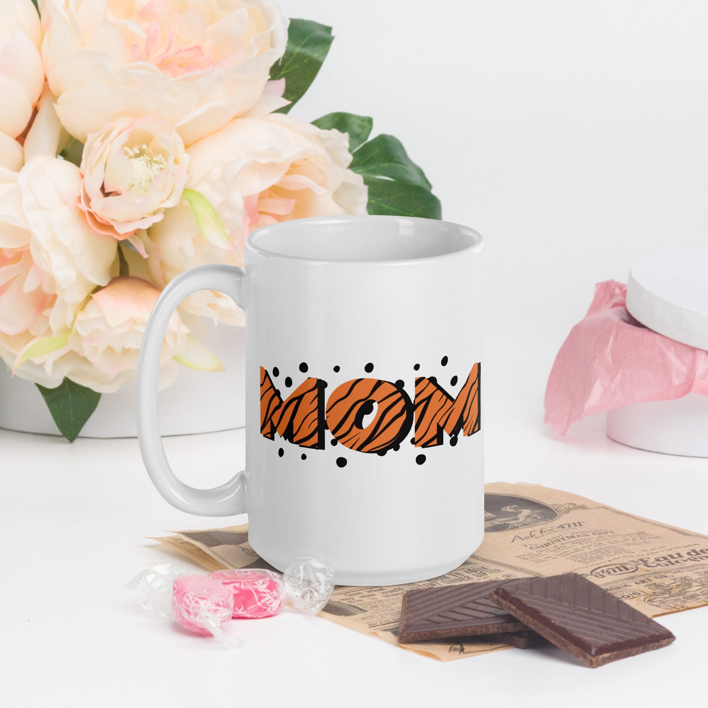 Mom White glossy mug