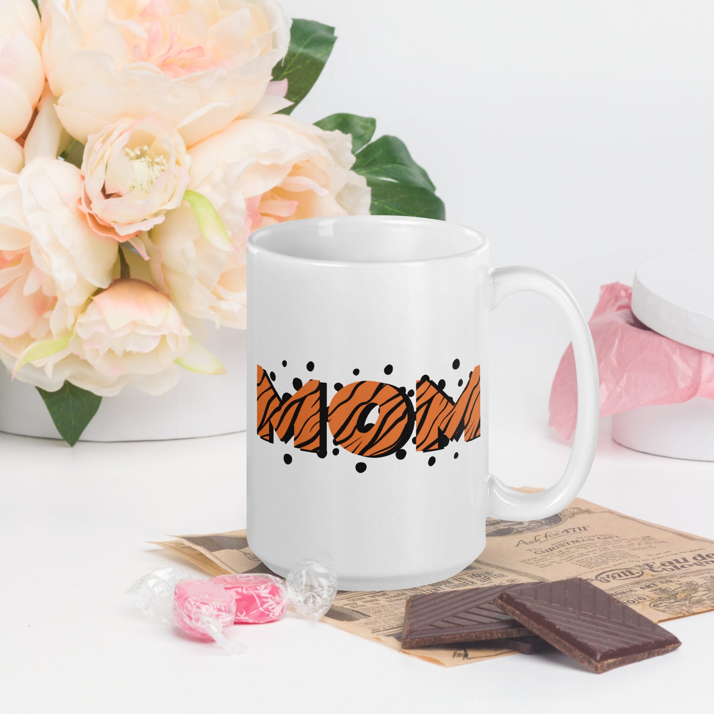 Mom White glossy mug